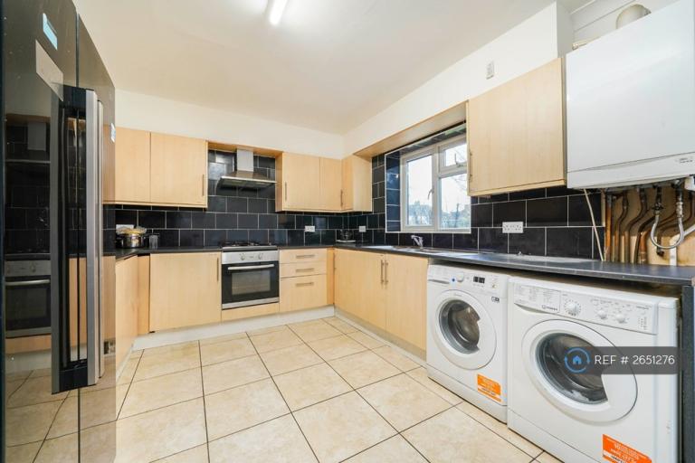 1 bedroom in Nelson Gardens, Whitton, TW3 (#2651276)