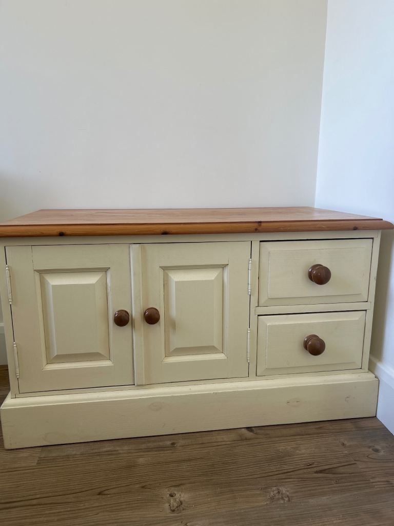 Low solid pine wooden sideboard 