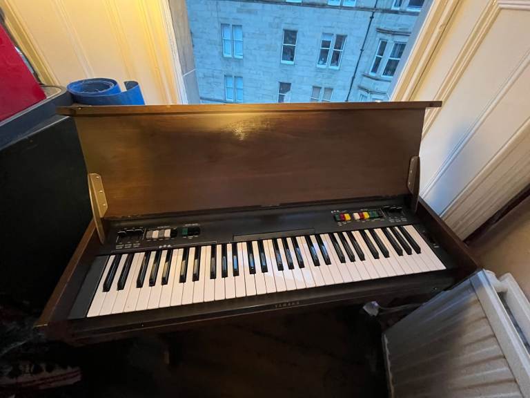 YAMAHA CN-70 Single Keyboard Organ 