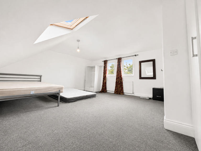 Big room attach with bathroom 