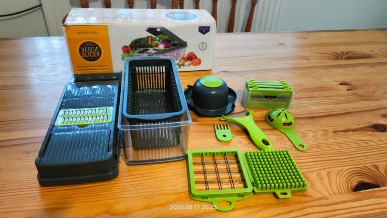 Vegetable Slicer and Chopper Set – As Good As New