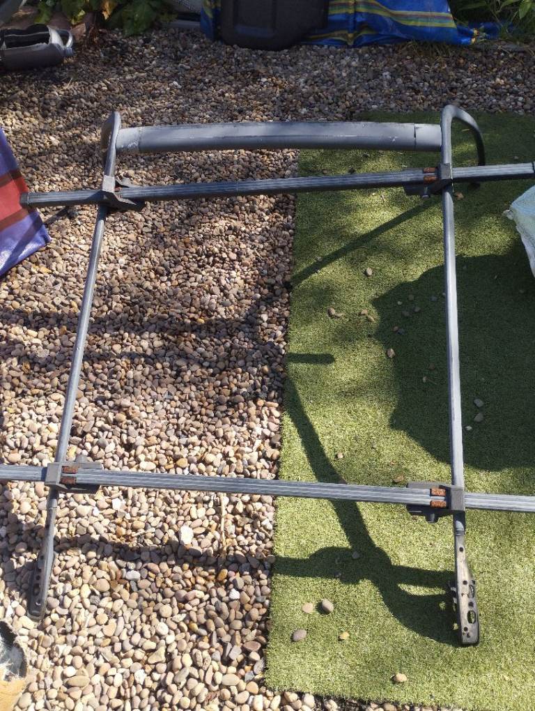 Freelander roof rails with roof rack