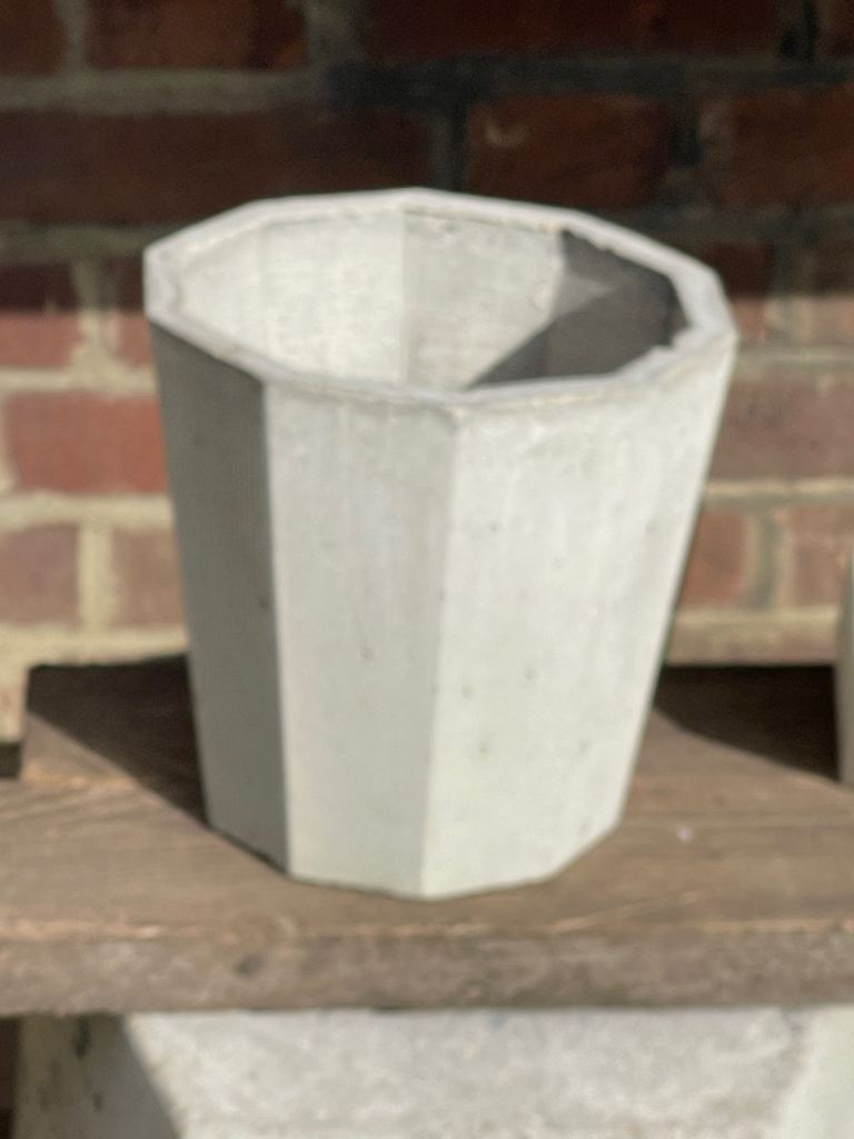Gmtrx 216 mm concrete decagonal frustum
