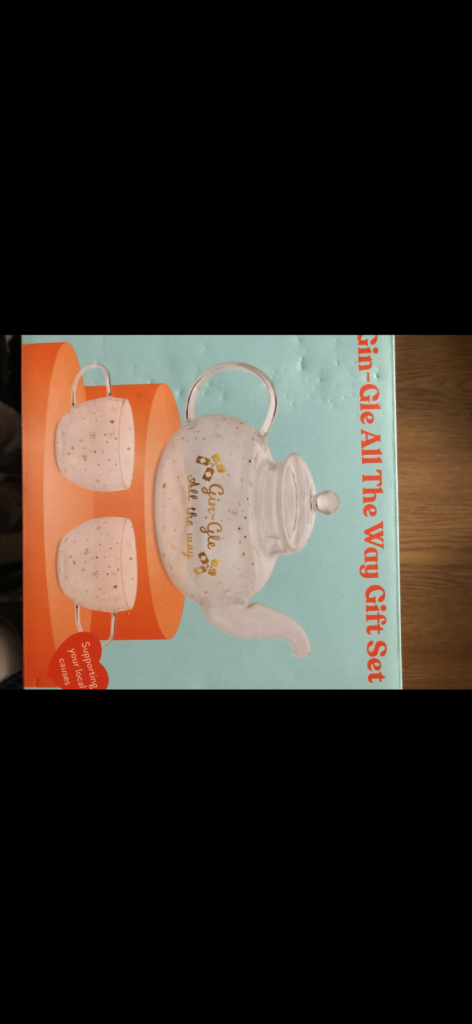 Brand new Glass Teapot & 2 Cups Set