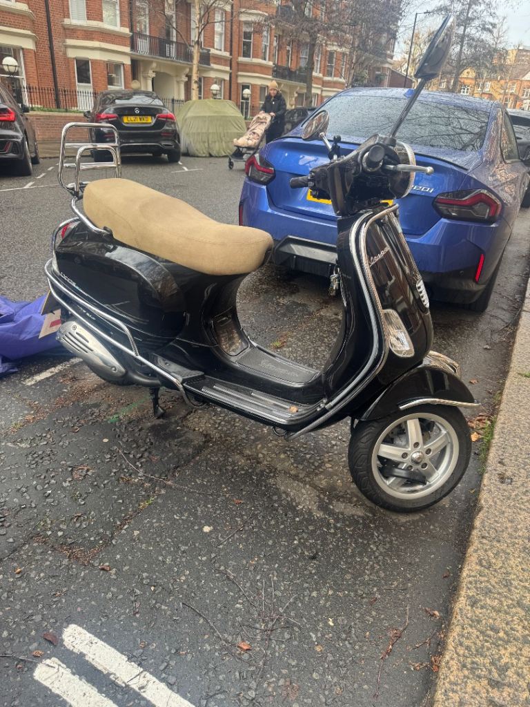 Piaggio, VESPA, 2013, 124 (cc)