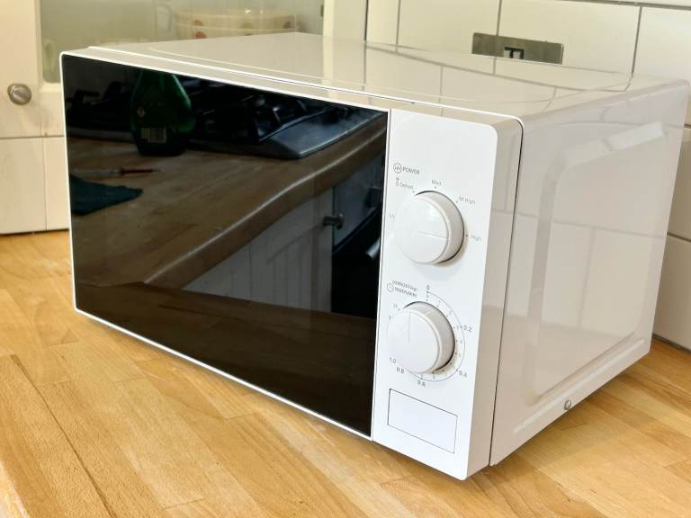  Microwave Oven - White, mint  700w