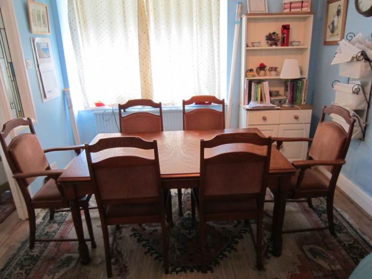 Waring and Gillow dining table and 6 chairs