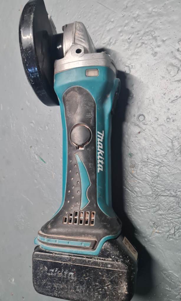  Makita DGA452 18V LXT Cordless Angle Grinder