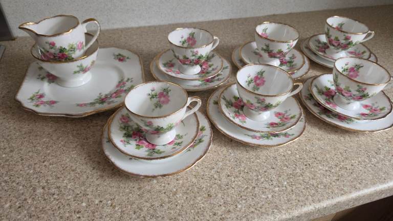 Vintage Rose Pattern Tea Set with Gold Trim