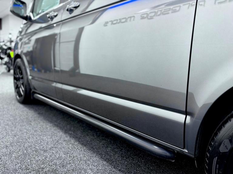 2022 Volkswagen Transporter 2.0 BiTDI T32 Highline Kombi DSG FWD SWB Euro 6 (s/s) 5dr WINDOW VAN ...