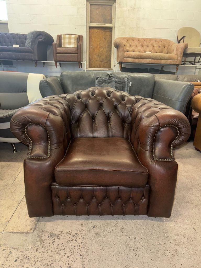 Saxon chesterfield brown real leather club chair RRP £2,139