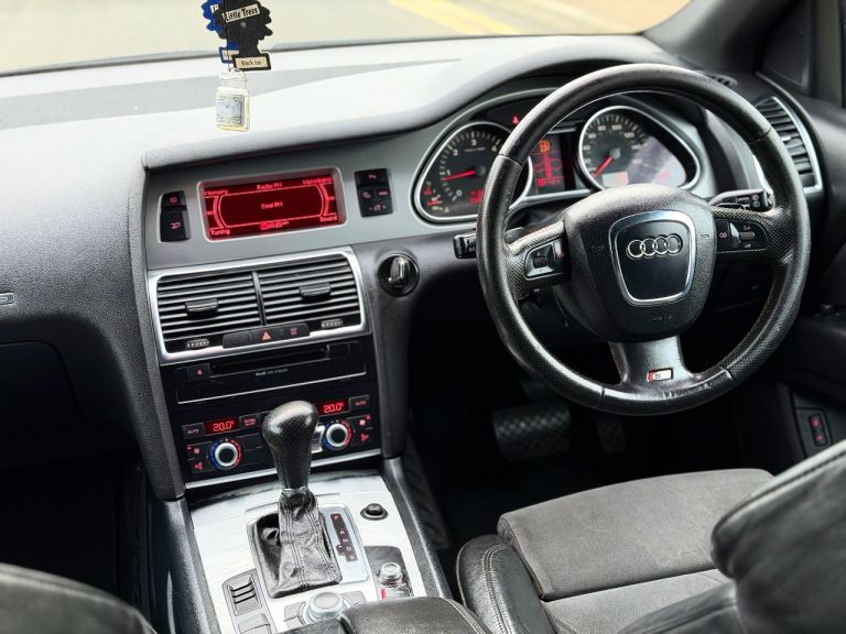 Audi Q7 S-Line Quattro 3.0 V6 240bhp ( 7 seater ) 