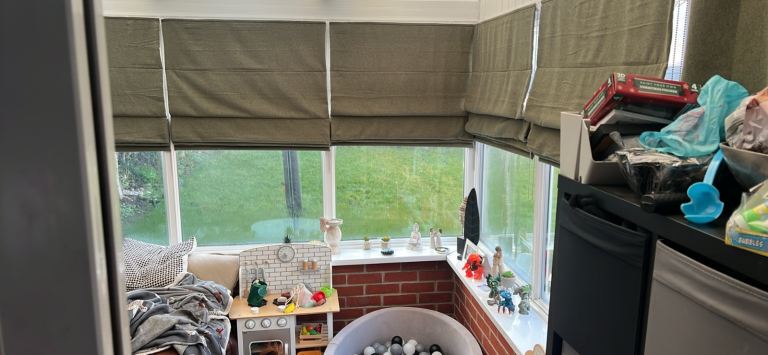 Dunelm luna Roman blind and matching single door curtain 