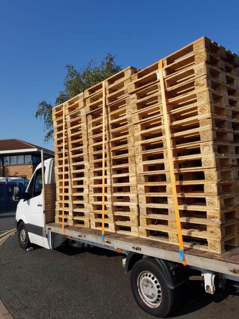 Pallets collecting service MK