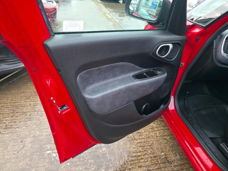  Fiat 500L 1.4 Lounge Euro 6 5dr Petrol Manual