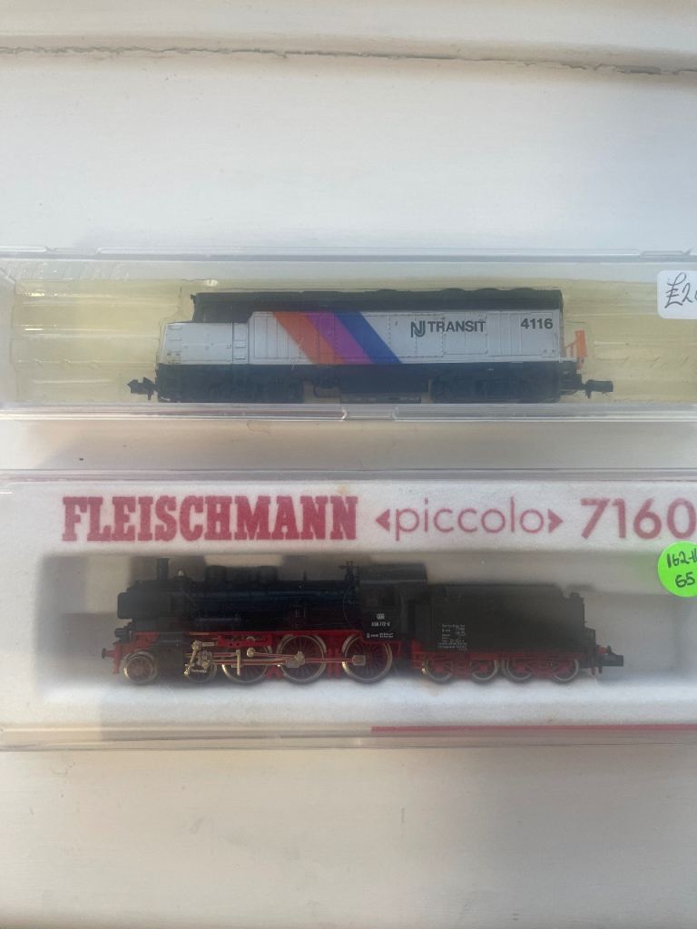 N scale Fleischmann Piccolo 7160 Model Train & NJ Transit Locomotive