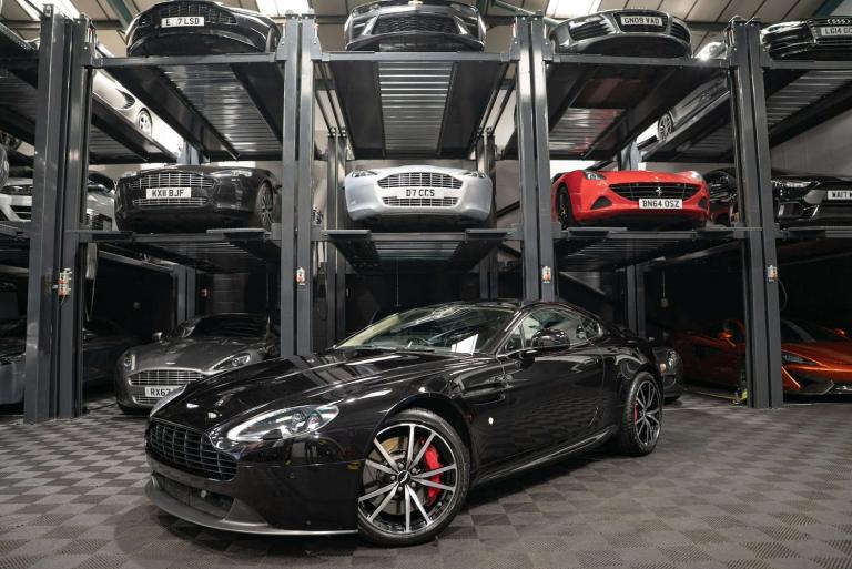 2015 Aston Martin Vantage 2dr [420] HATCHBACK PETROL Manual
