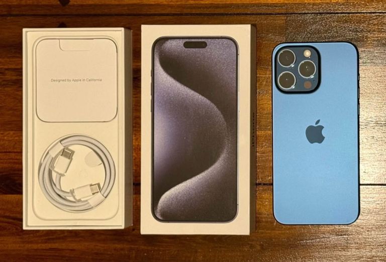 iPhone 15 Pro Max 256GB Unlocked Like New 