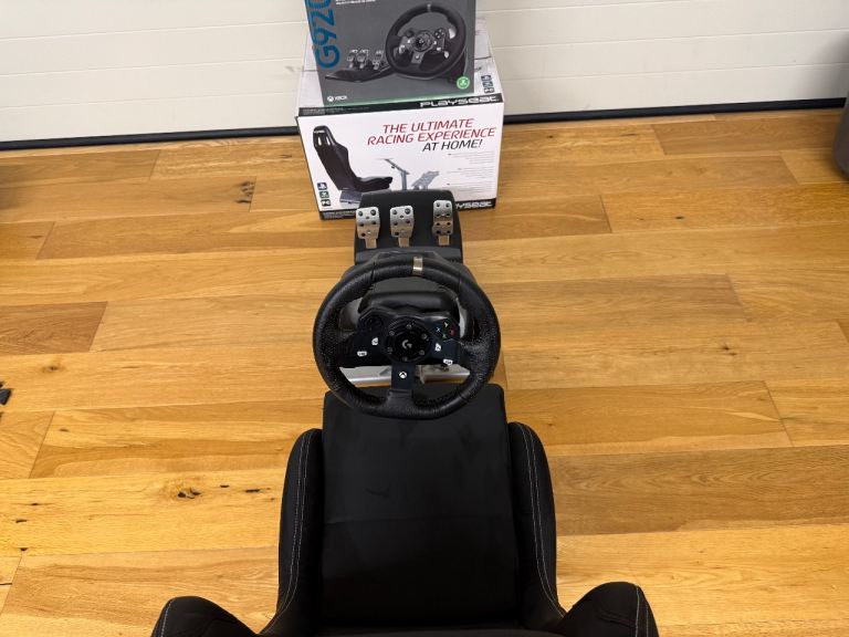 Racing Seat with Wheel & Pedals
