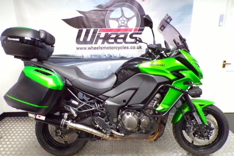 2016 KAWASAKI VERSYS 1000 WITH PANNIERS AND TOP BOX
