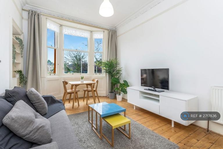 2 bedroom flat in Dalmeny Street, Edinburgh, EH6 (2 bed) (#2717836)