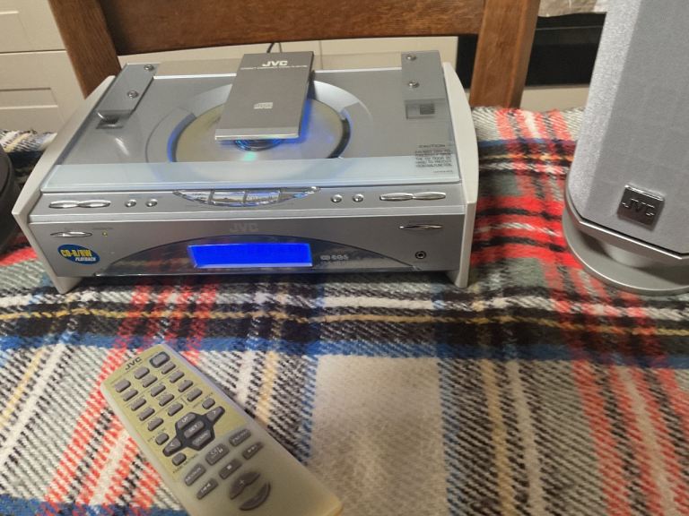 JVC Stereo System with CD Player and Remote