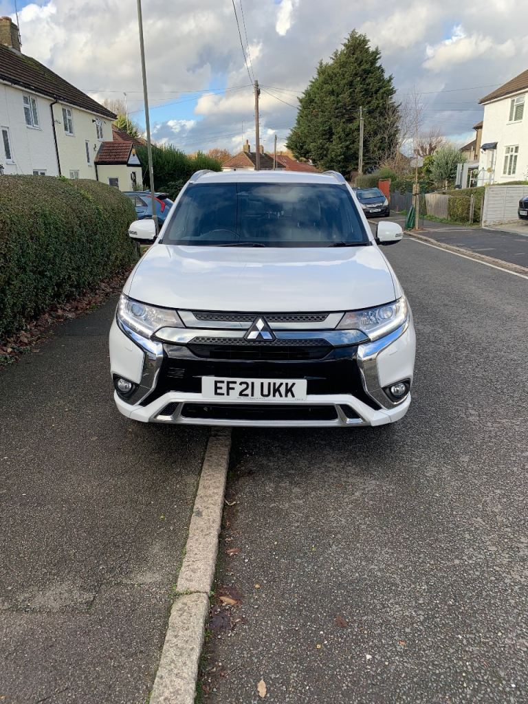 image for Mitsubishi, OUTLANDER, Estate, 2021, 2360 (cc) White