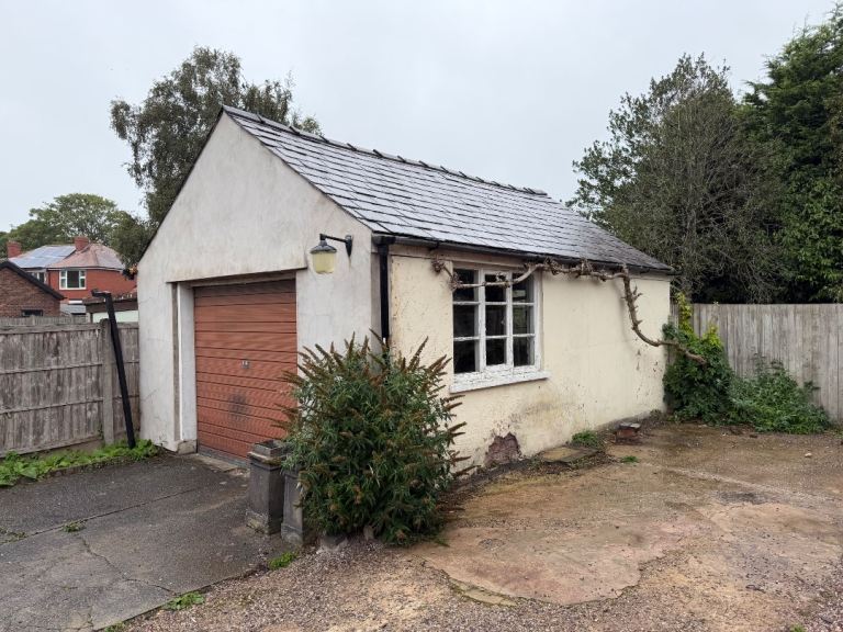 Garage / storage to rent 