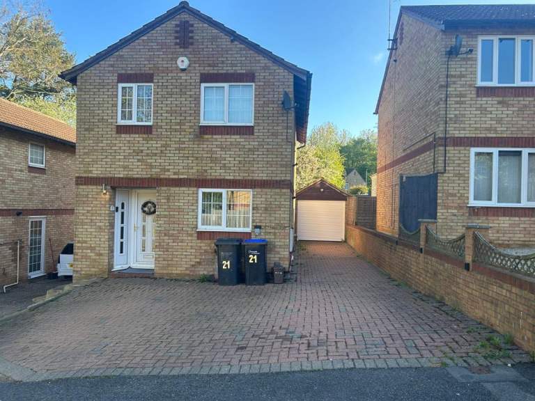 4 bedroom detached house in Southfields, Northampton, NN3 (4 bed)
