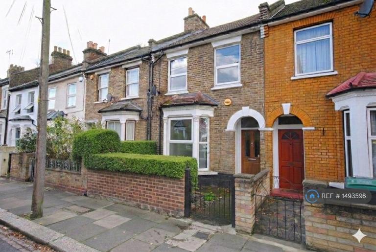 4 bedroom house in Bruce Castle Road, London, N17 (4 bed) (#1493598)