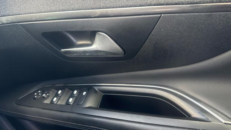 2019 Peugeot 3008 1.2 PureTech Allure EAT Euro 6 (s/s) 5dr SUV Petrol Automatic
