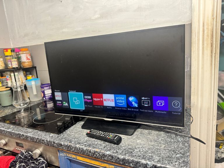 Samsung 32 " smart tv please note 3 white dots in screen