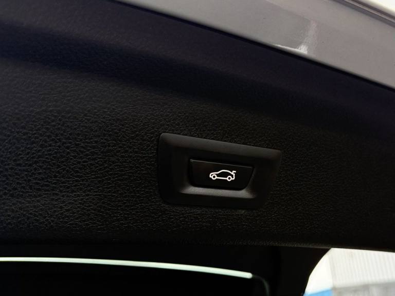 2018 BMW 3 Series 320d xDrive M Sport 5dr Step Auto [Business Media] HATCHBACK DIESEL Automatic