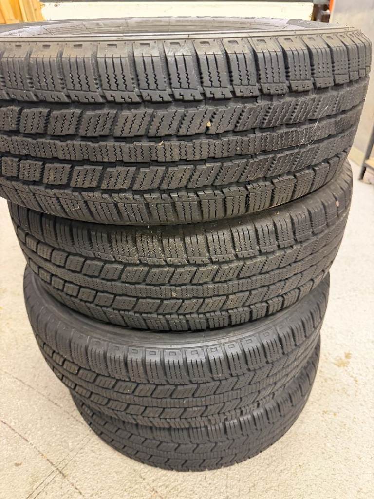 4 x Ice Plus Winter Tyres 215/65/R16