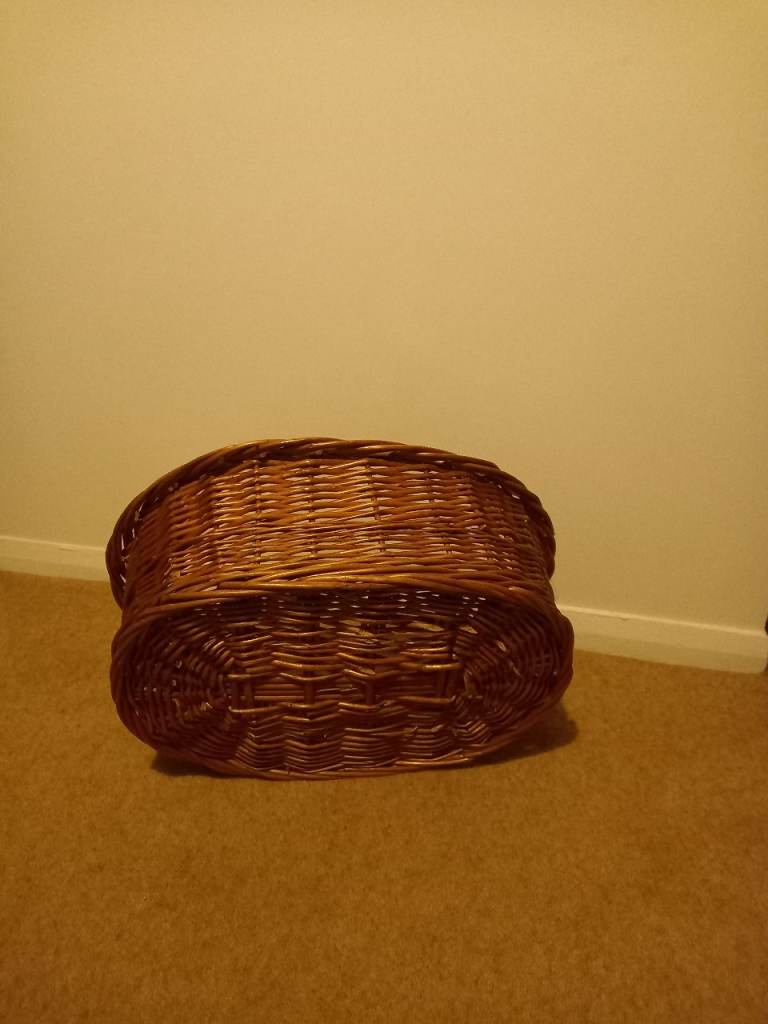 Wicker pet bed
