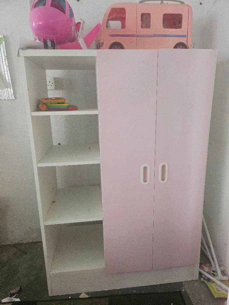 Free wardrobe 