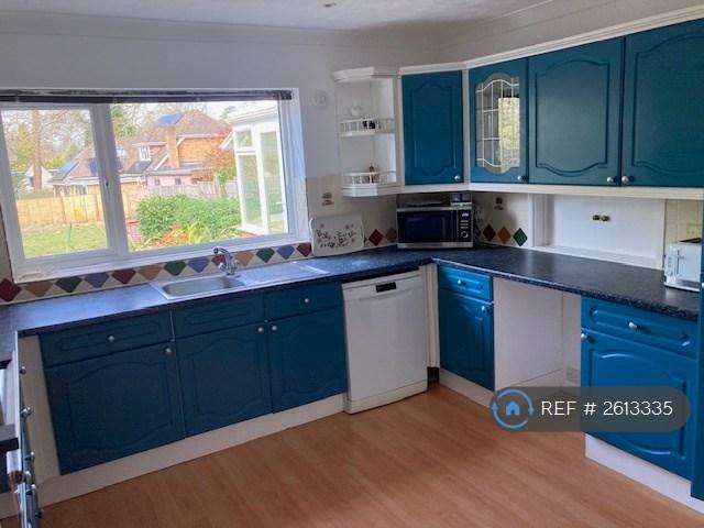 6 bedroom house in Oakwood Road, Southampton, SO53 (6 bed) (#2613335)