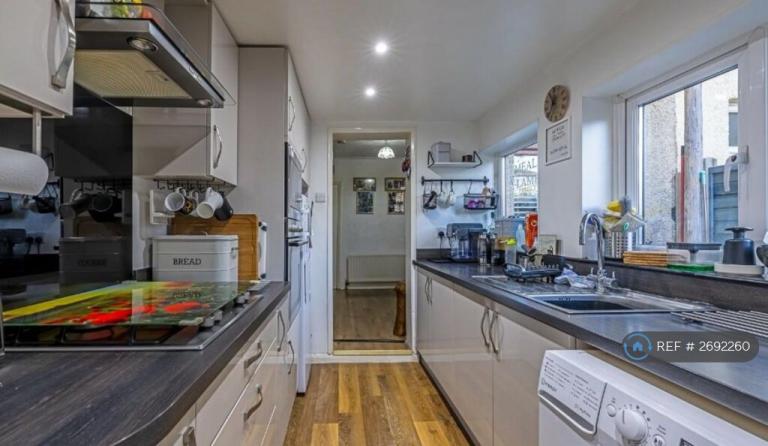 3 bedroom house in Richmond Road, Grays, RM17 (3 bed) (#2692260)