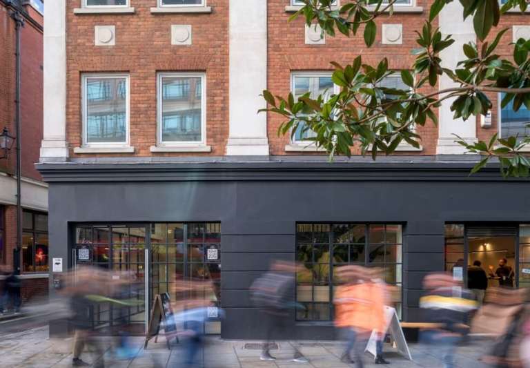 Creative building with offices to rent in *Bishopsgate*. Office Spaces for 4 to 260 desks EC2