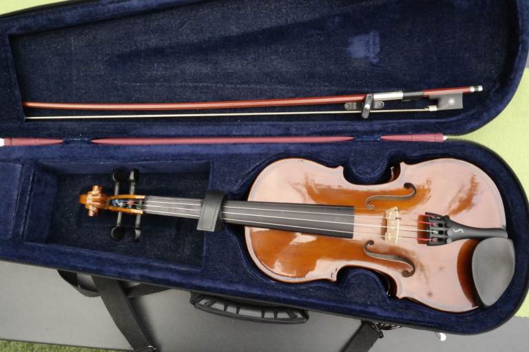 Stentor Student II Size 1/2 Violin