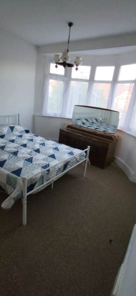 Two double bedroom's available in tranquil Seven Kings