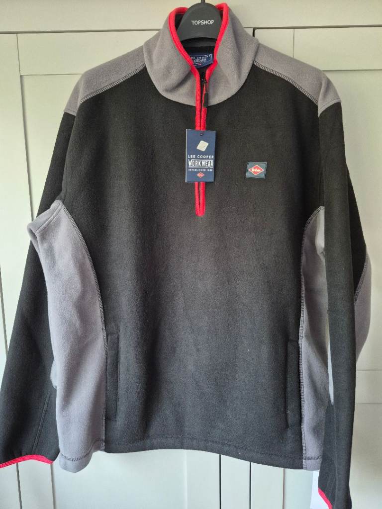 Brand New with Tags, Lee Cooper Half Neck Zip Fleece, size large 