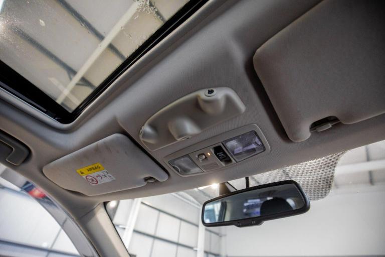 2017 Mitsubishi Outlander 2.0h 12kWh 4h SUV 5dr Petrol Plug-in Hybrid CVT 4WD Euro 6 (s/s) (200 p...