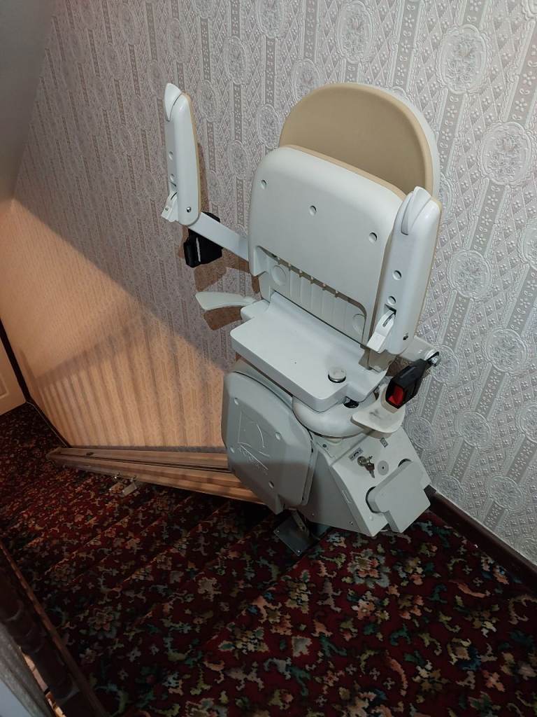 Acorn stair lift