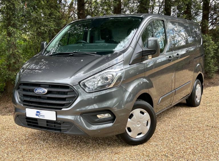 69(19) FORD TRANSIT CUSTOM Trend 300 L1 SWB 2.0TDCi Euro6 (105PS) 1 Own FSH NAV