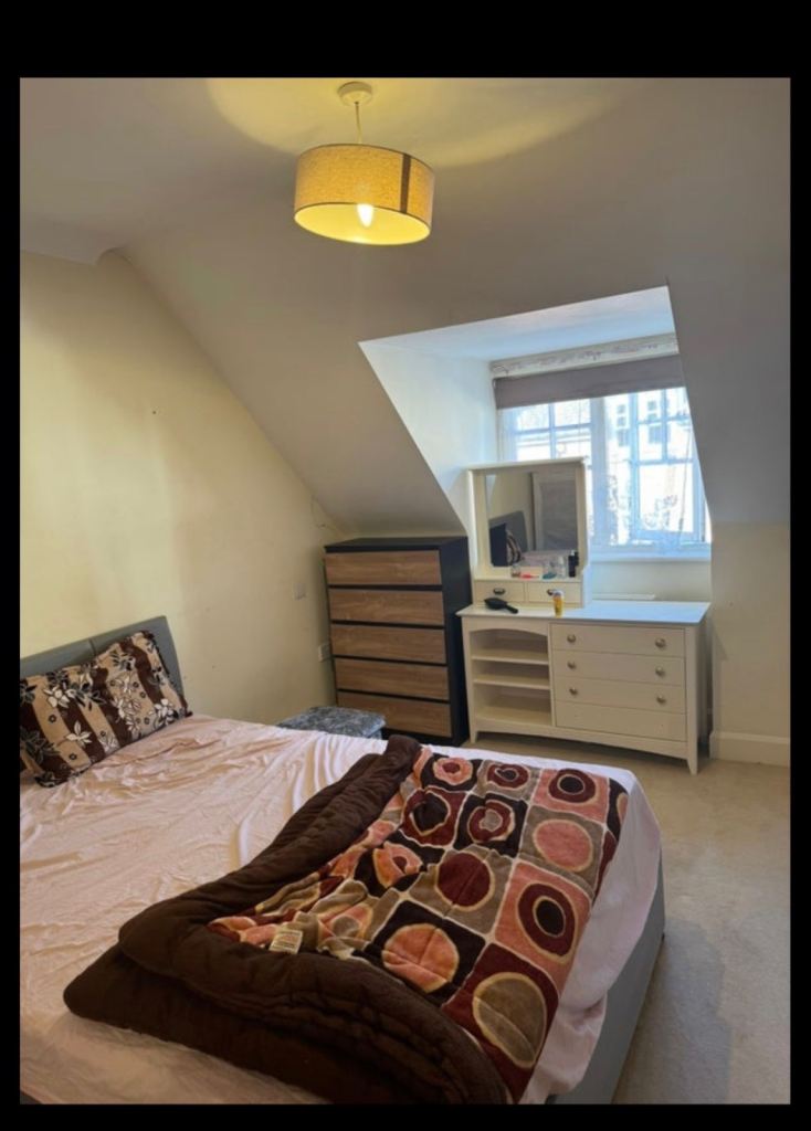Double room available 