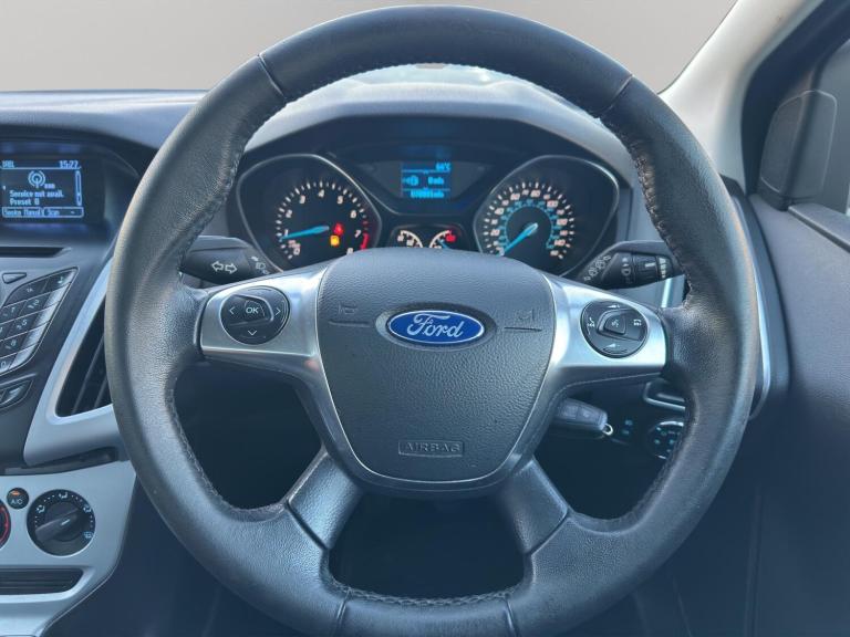2013 Ford Focus 1.6 Zetec Euro 5 5dr HATCHBACK Petrol Manual