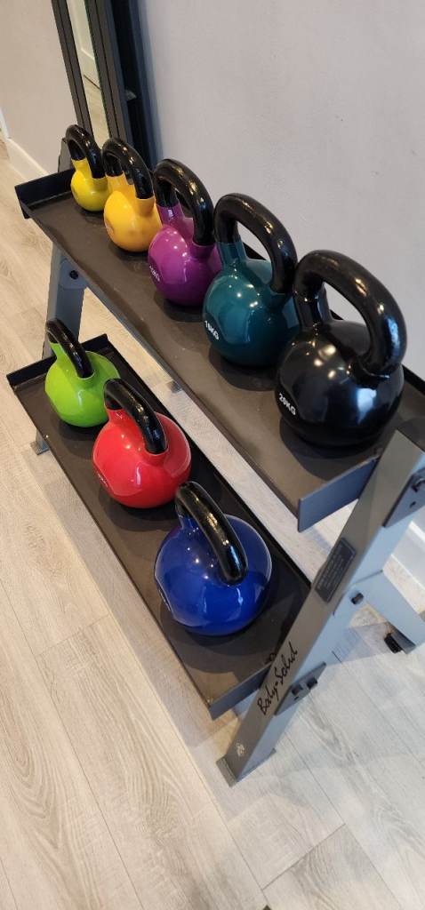 4-40kg cast iron kettlebell set & two tier rack *IMMACULATE*