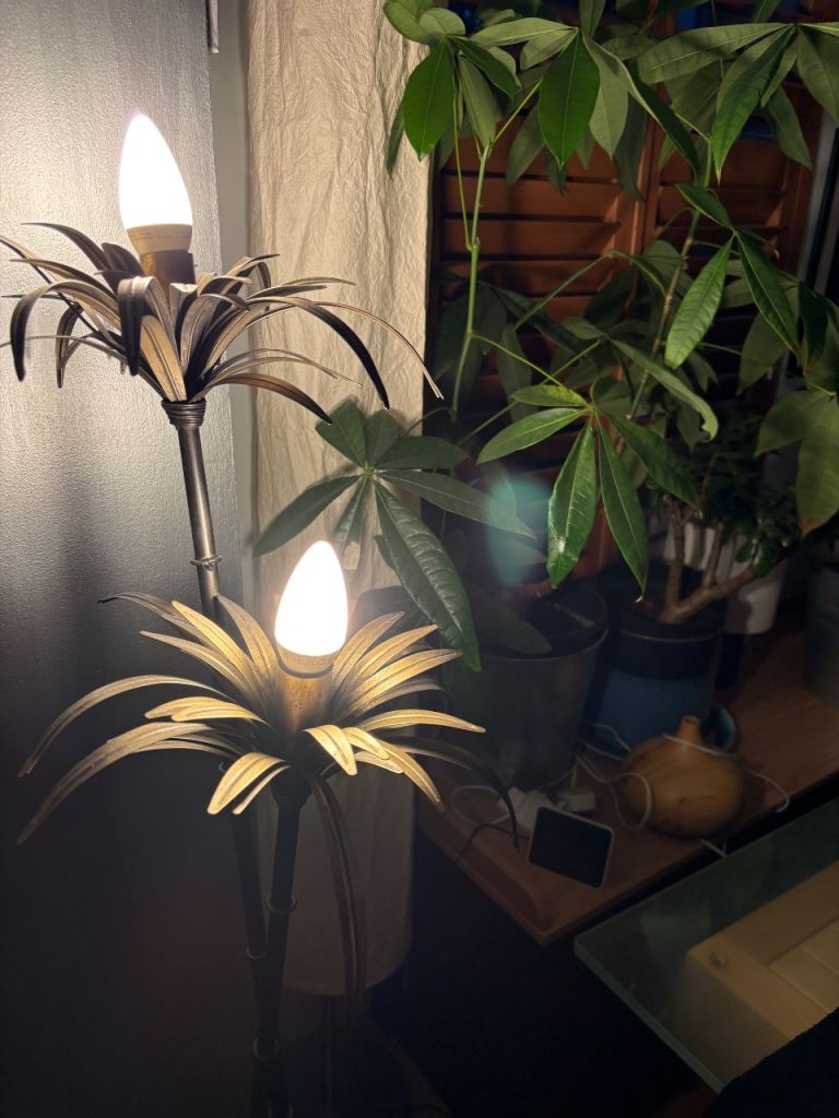 Palm Tree Style Floor Lamp – Good Condition