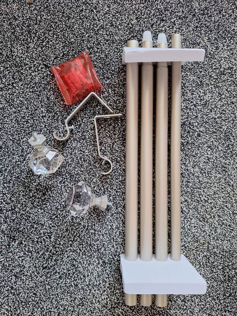 Curtain pole with crystal ends no rings 32x58